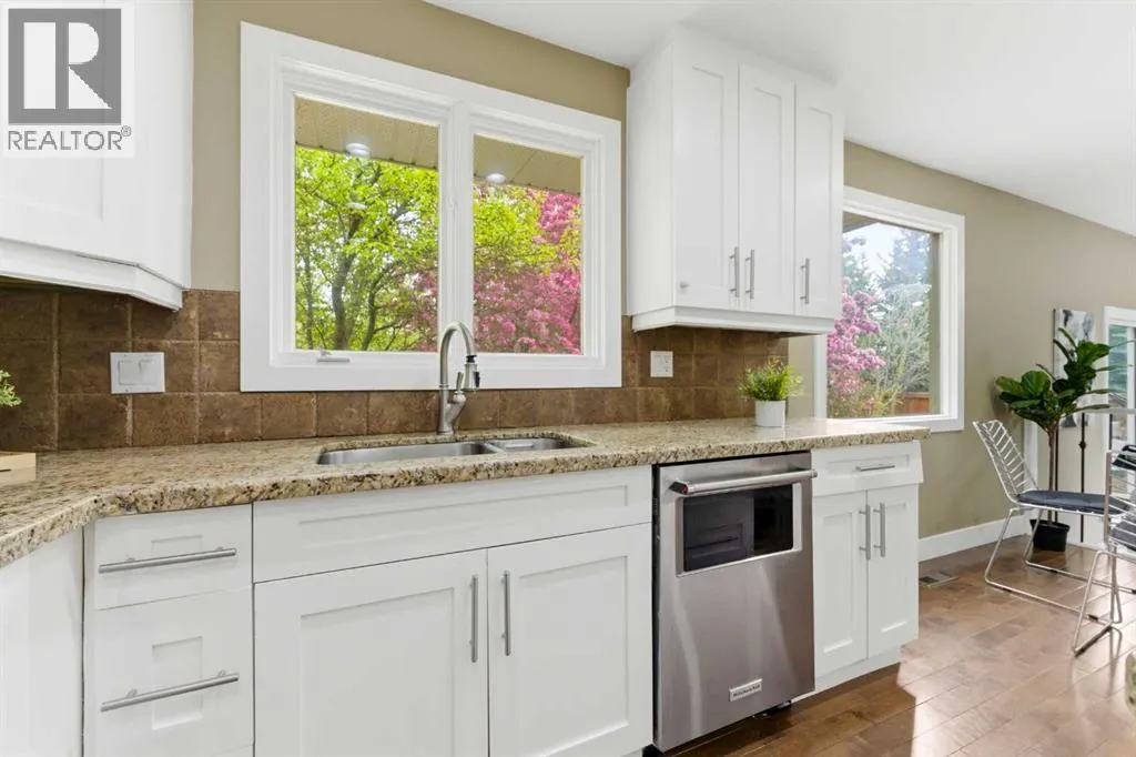 36 Varsity Estates Court NW