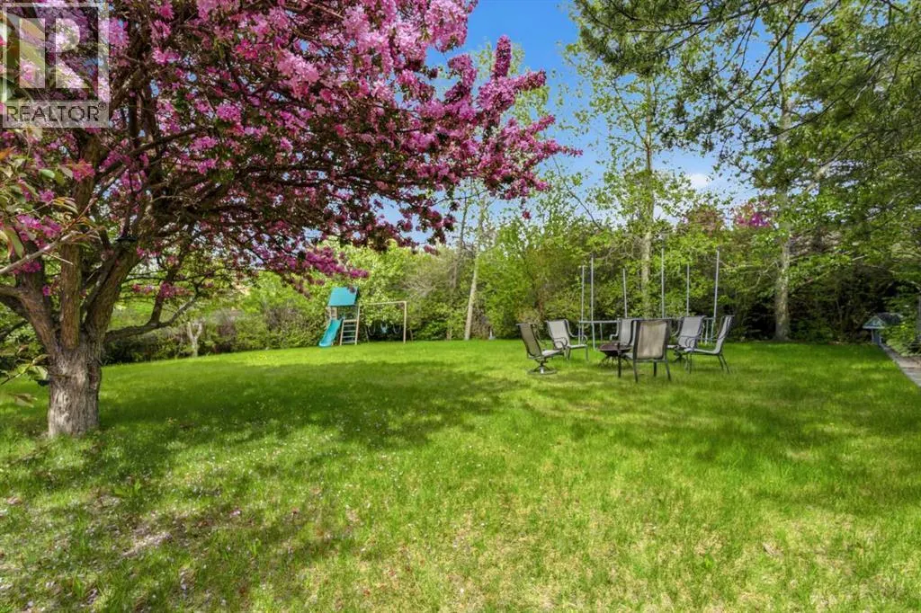 36 Varsity Estates Court NW