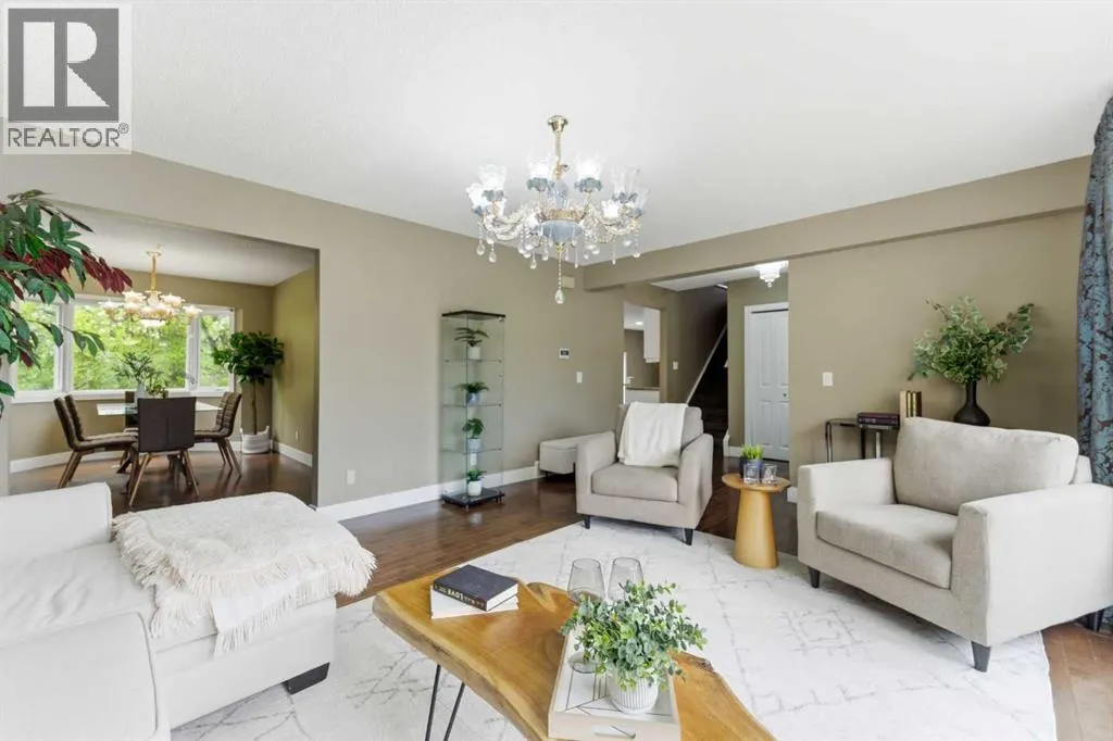 36 Varsity Estates Court NW