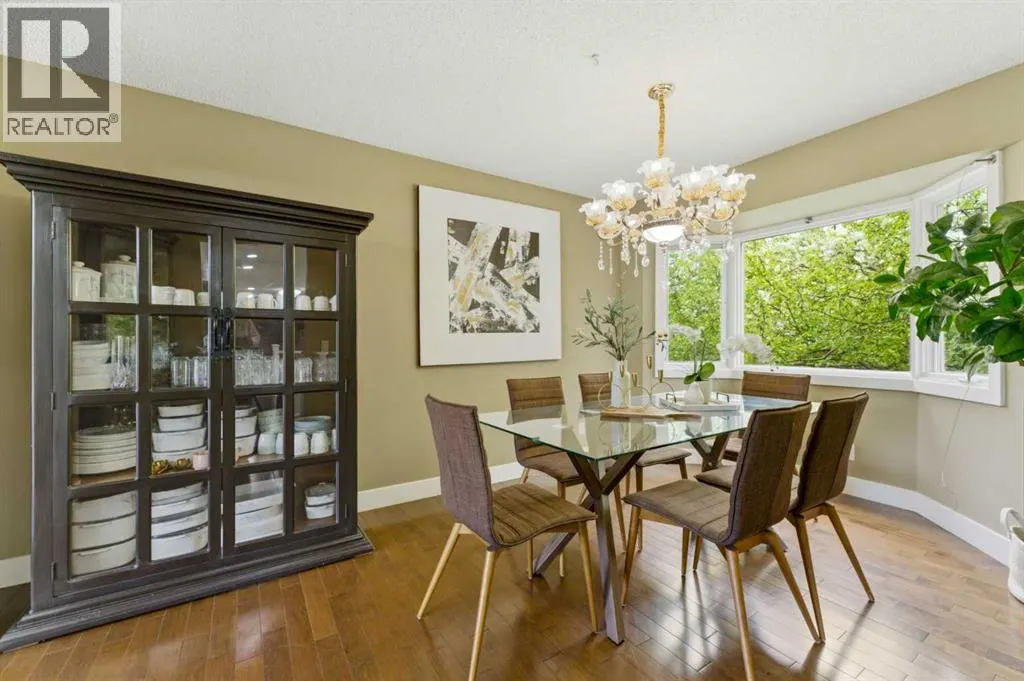 36 Varsity Estates Court NW