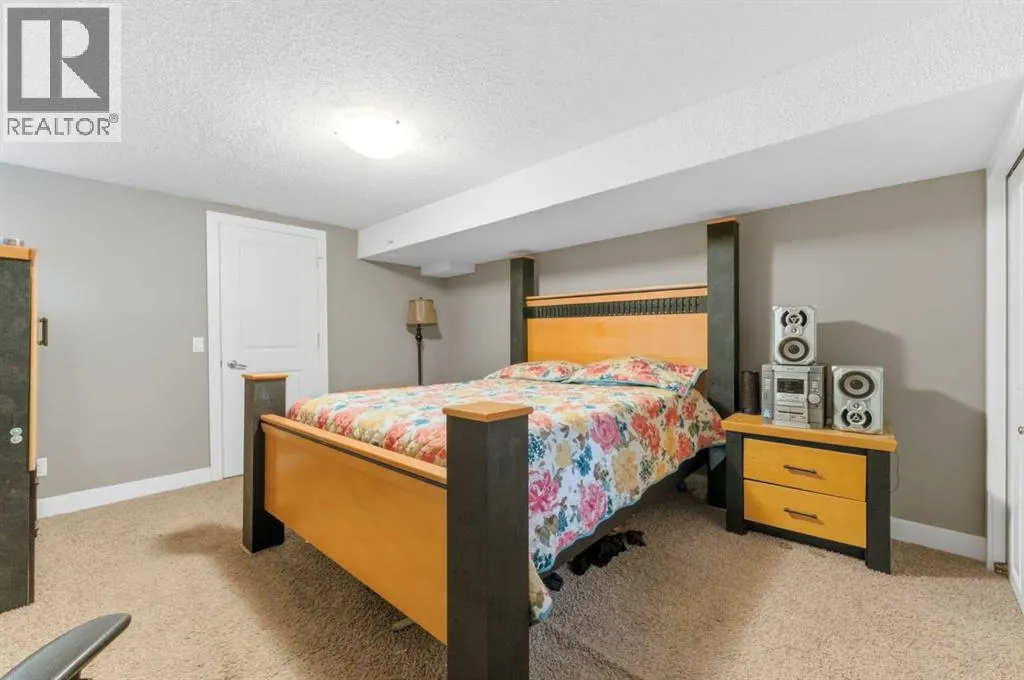 36 Varsity Estates Court NW