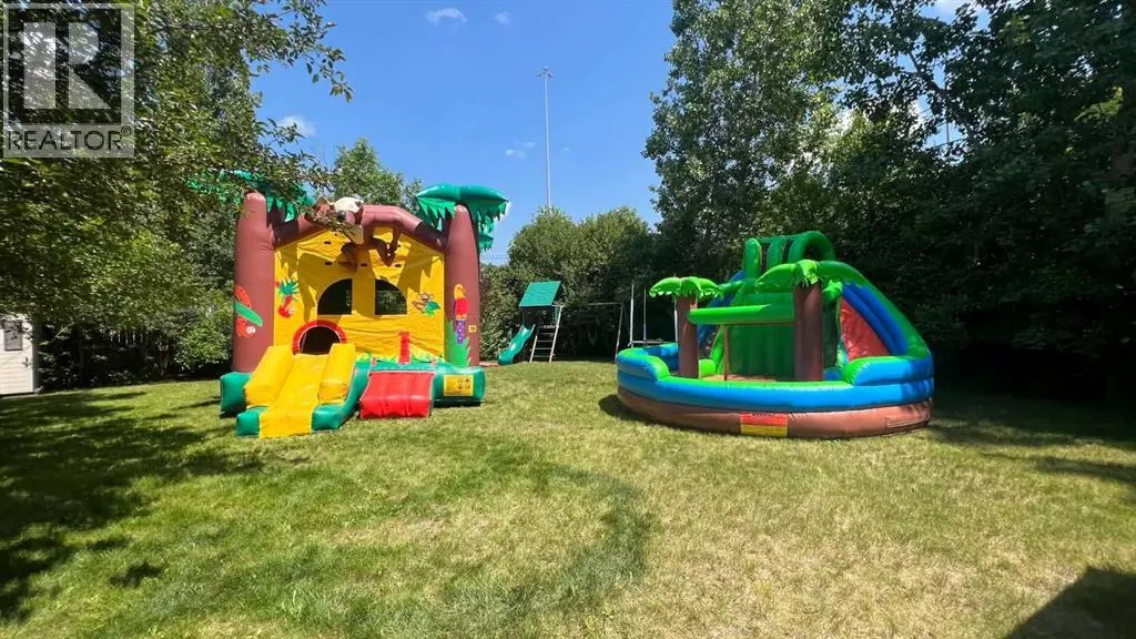 36 Varsity Estates Court NW
