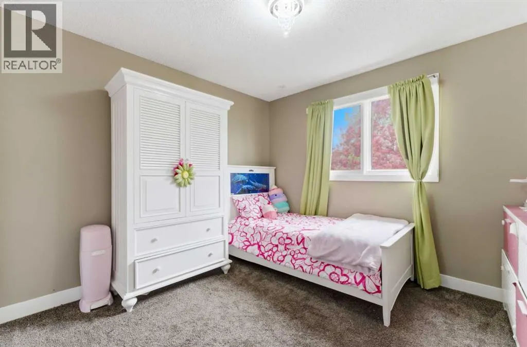 36 Varsity Estates Court NW