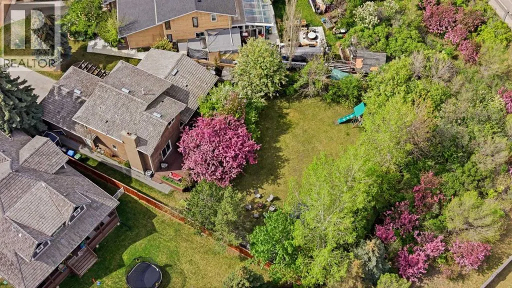 36 Varsity Estates Court NW