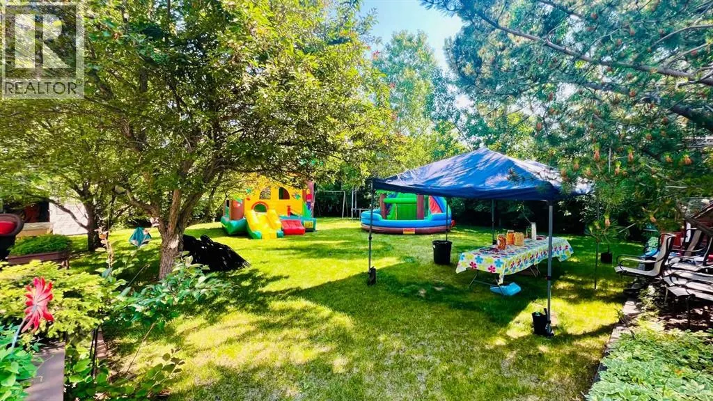 36 Varsity Estates Court NW