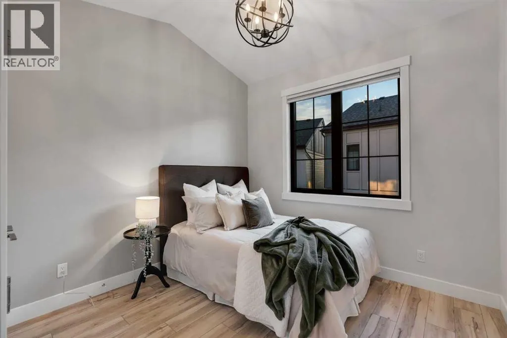27, 130 Discovery Drive SW