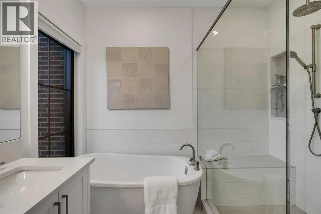 27, 130 Discovery Drive SW