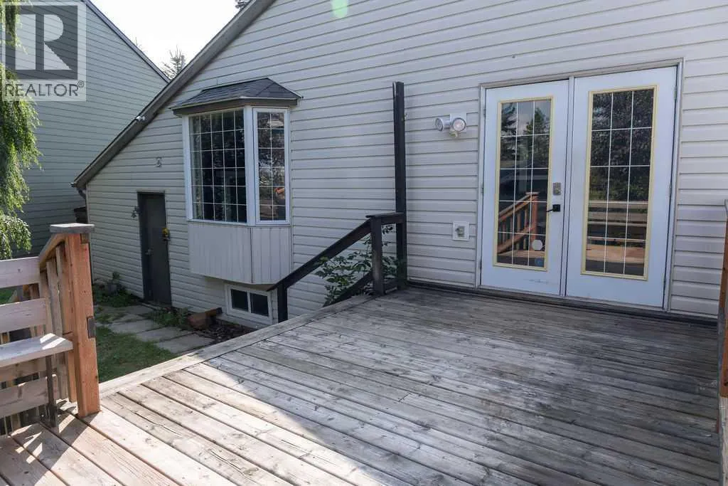 110 Bird Crescent