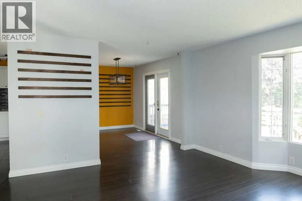 110 Bird Crescent