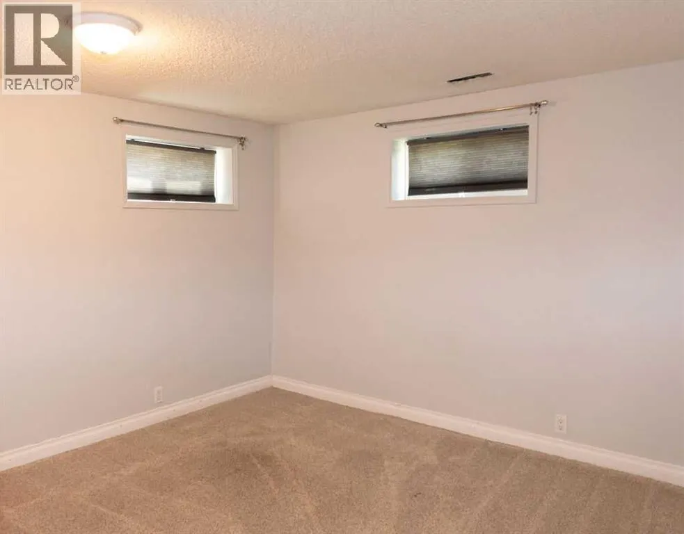 110 Bird Crescent