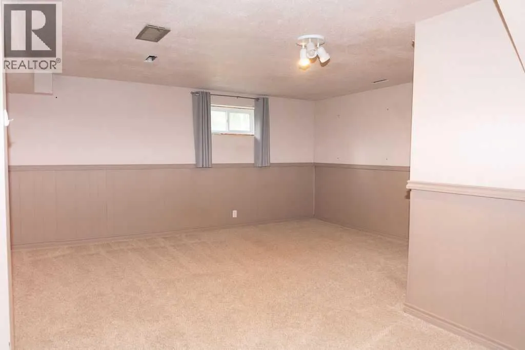 110 Bird Crescent