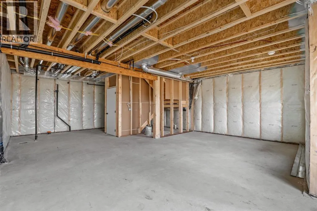 142 Lakewood Crescent