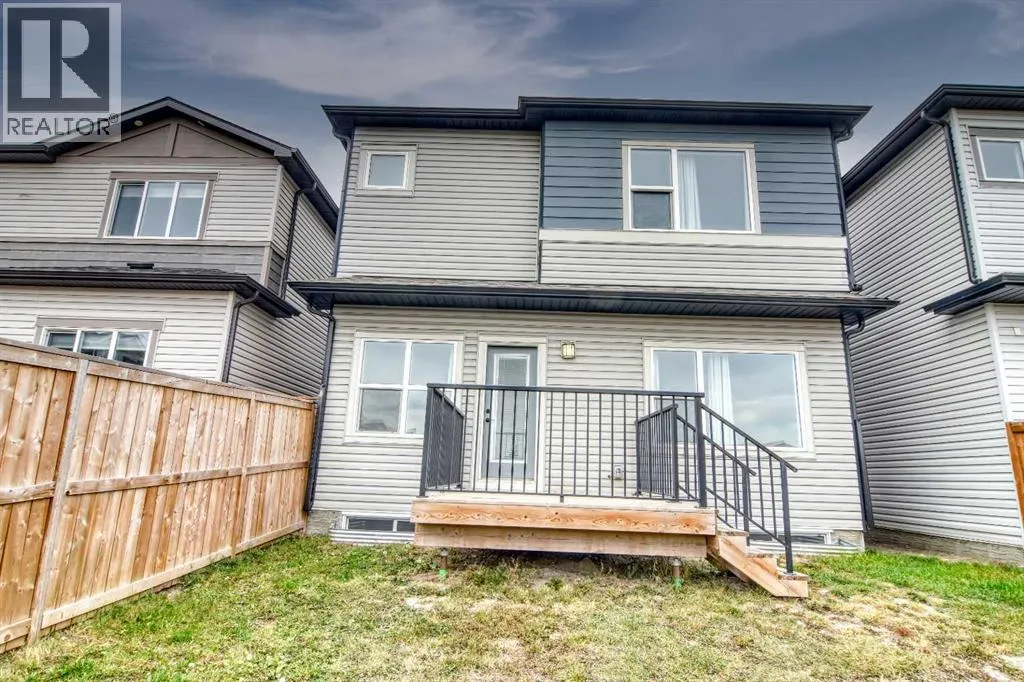 156 Savanna Way NE