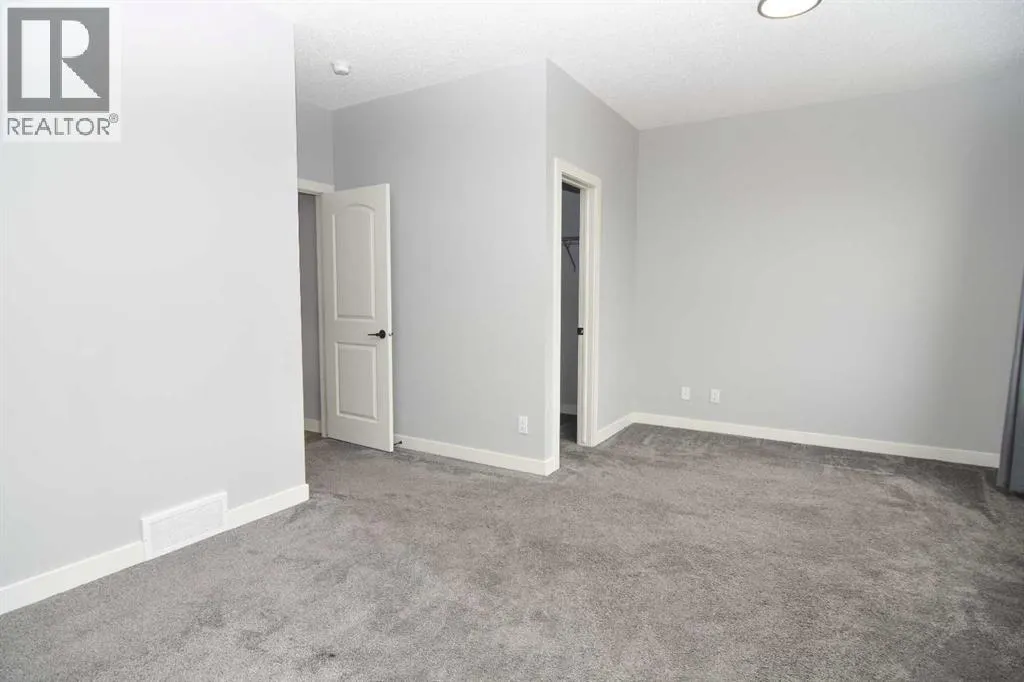 156 Savanna Way NE