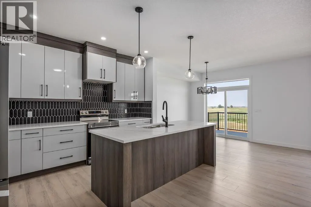 140 Lakewood Crescent