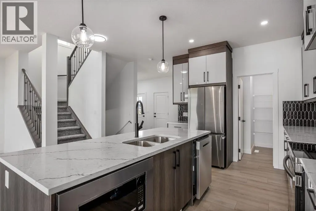 140 Lakewood Crescent