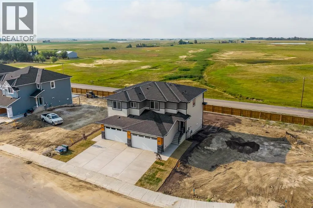 140 Lakewood Crescent