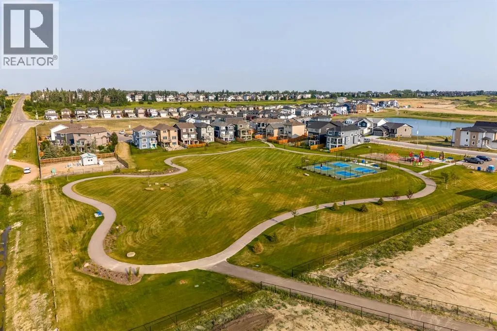 140 Lakewood Crescent