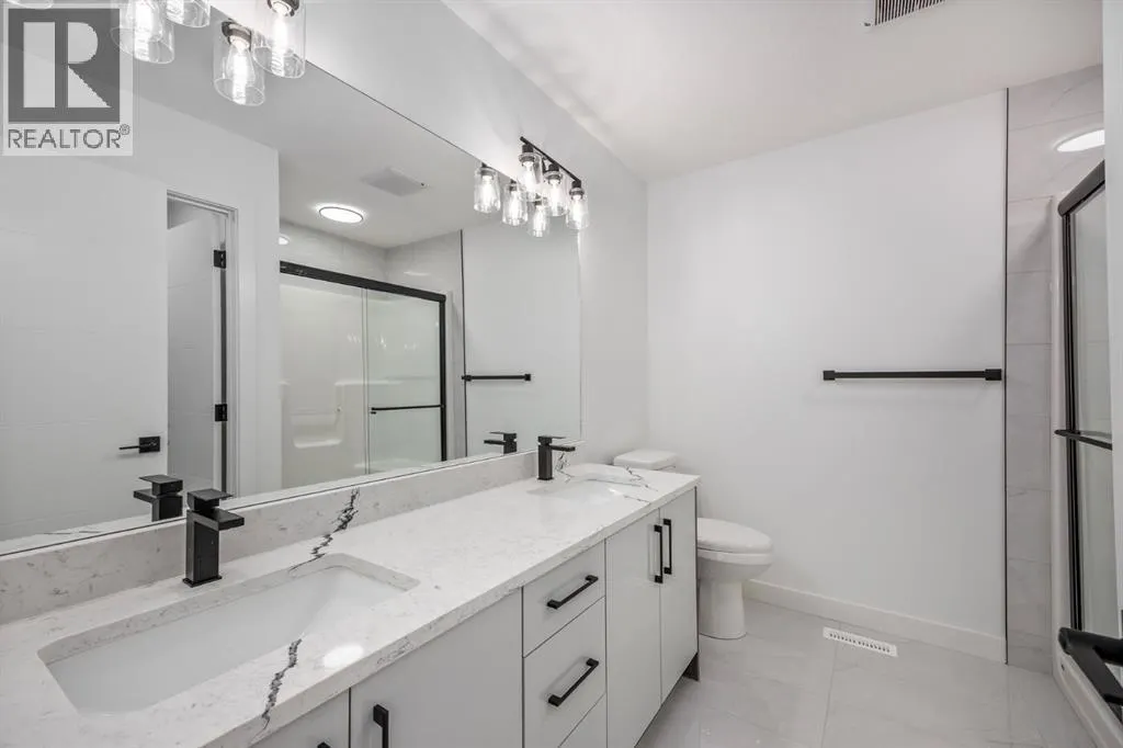 140 Lakewood Crescent