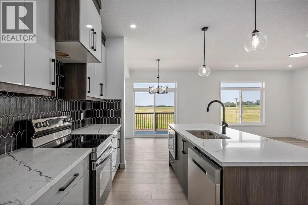 140 Lakewood Crescent