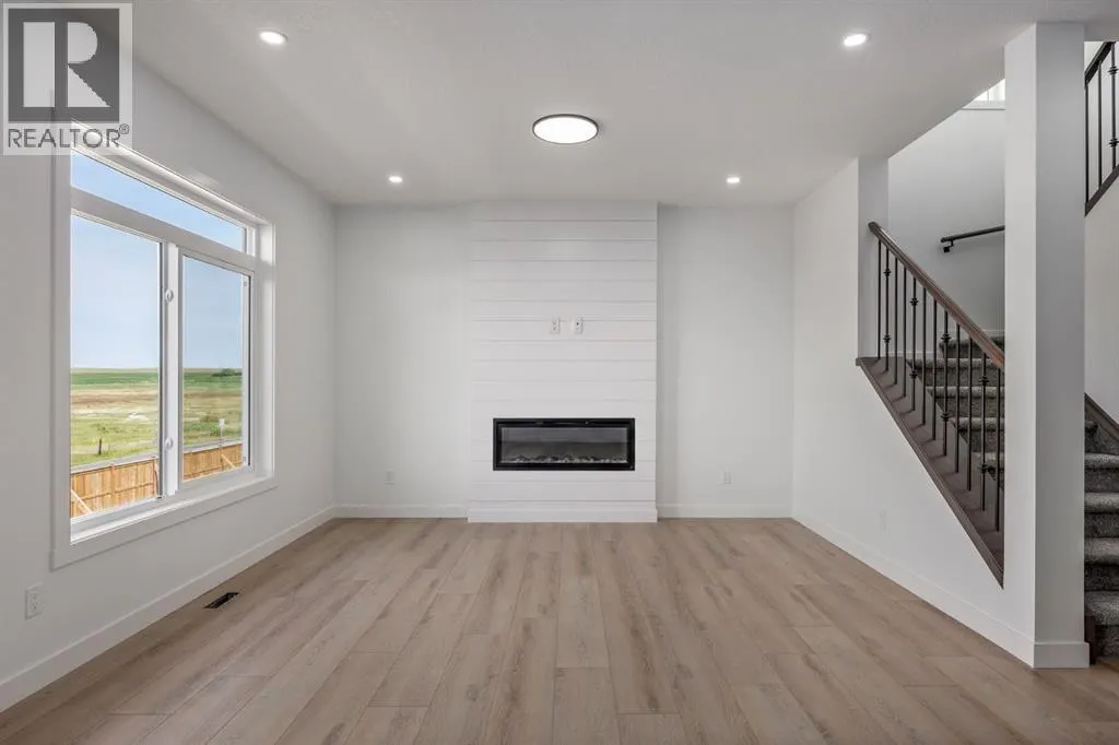 140 Lakewood Crescent