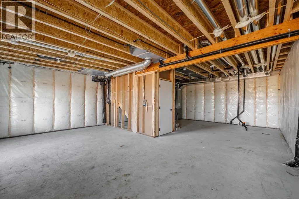 140 Lakewood Crescent
