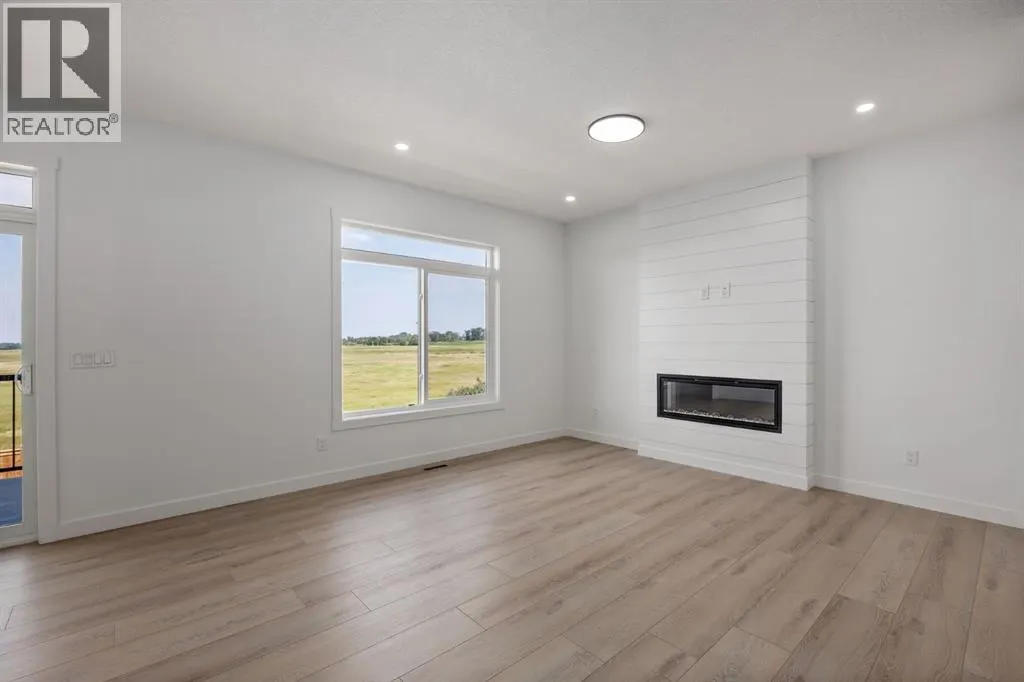 140 Lakewood Crescent