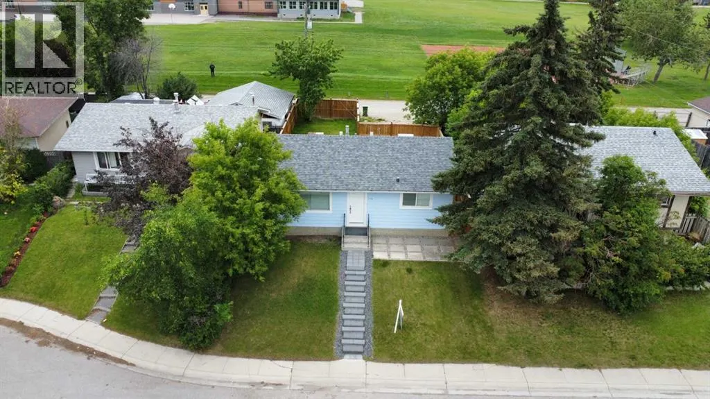 119 Maranda Close NE