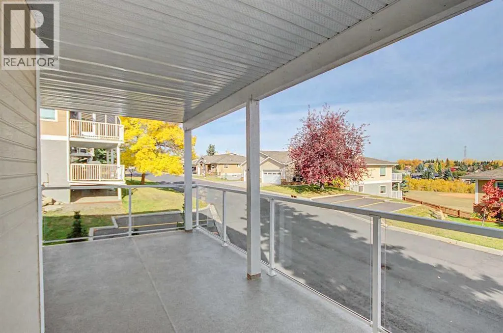 164 Strathaven Circle SW