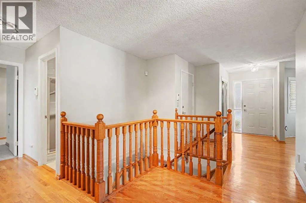 164 Strathaven Circle SW