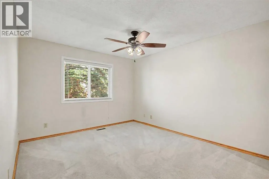 164 Strathaven Circle SW