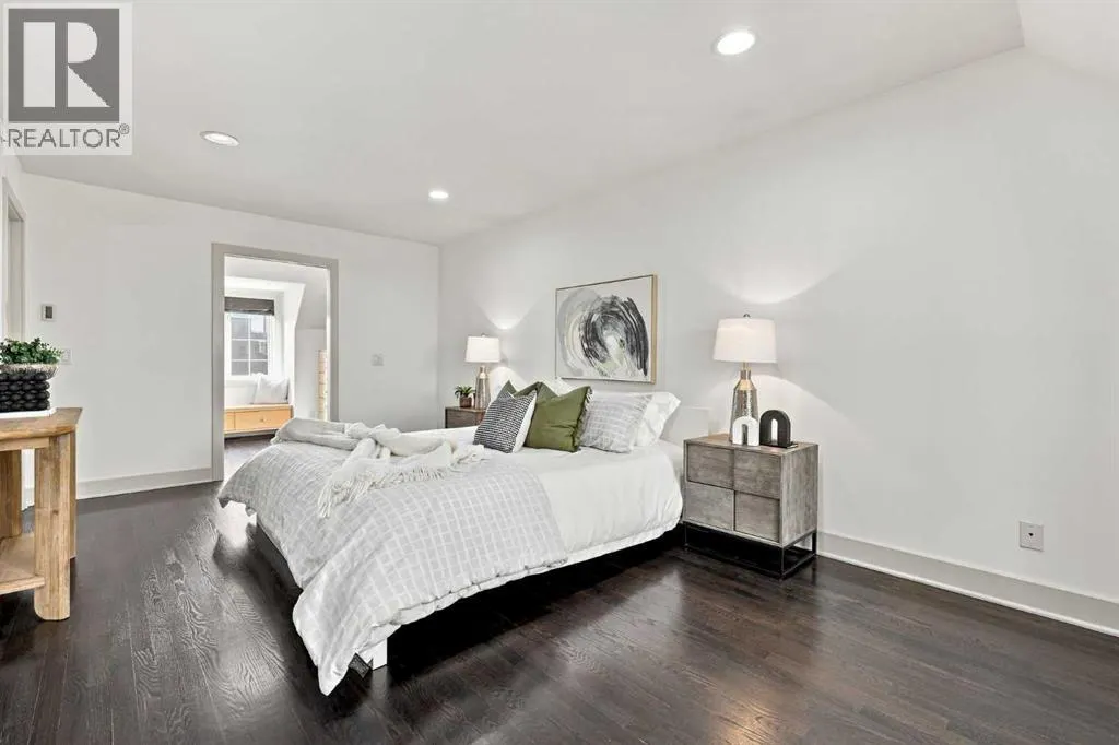 1908 10A Street SW