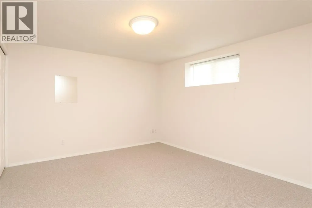 429 S 2 Street W