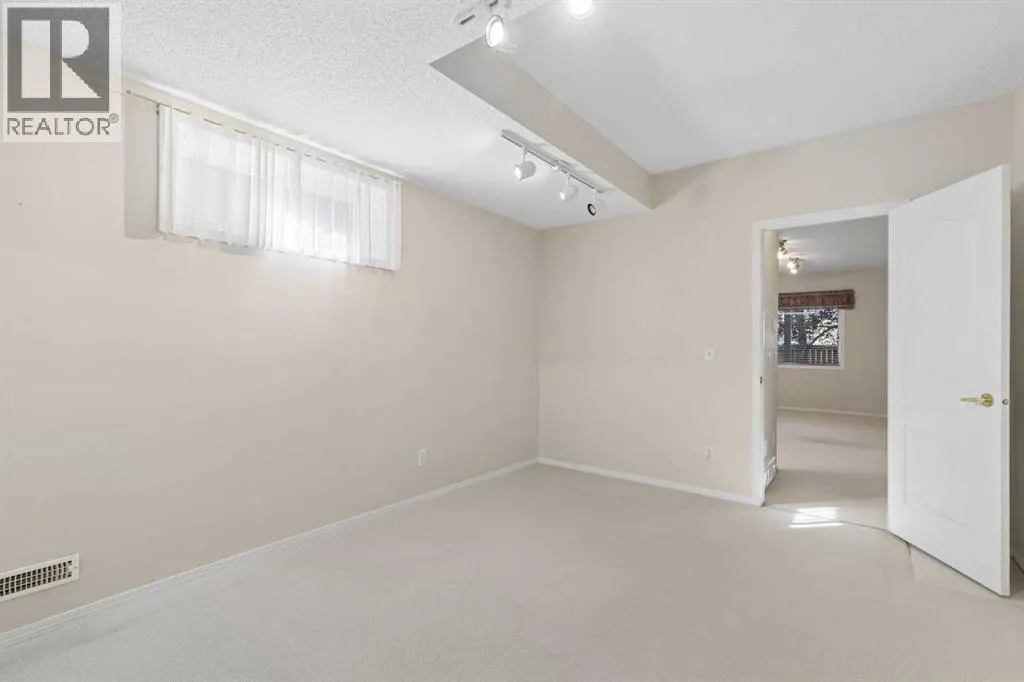 54 Shannon Estates Terrace SW