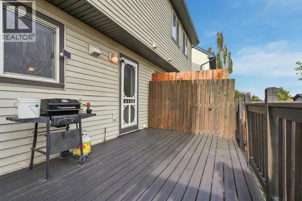 144 Elgin Meadows View SE