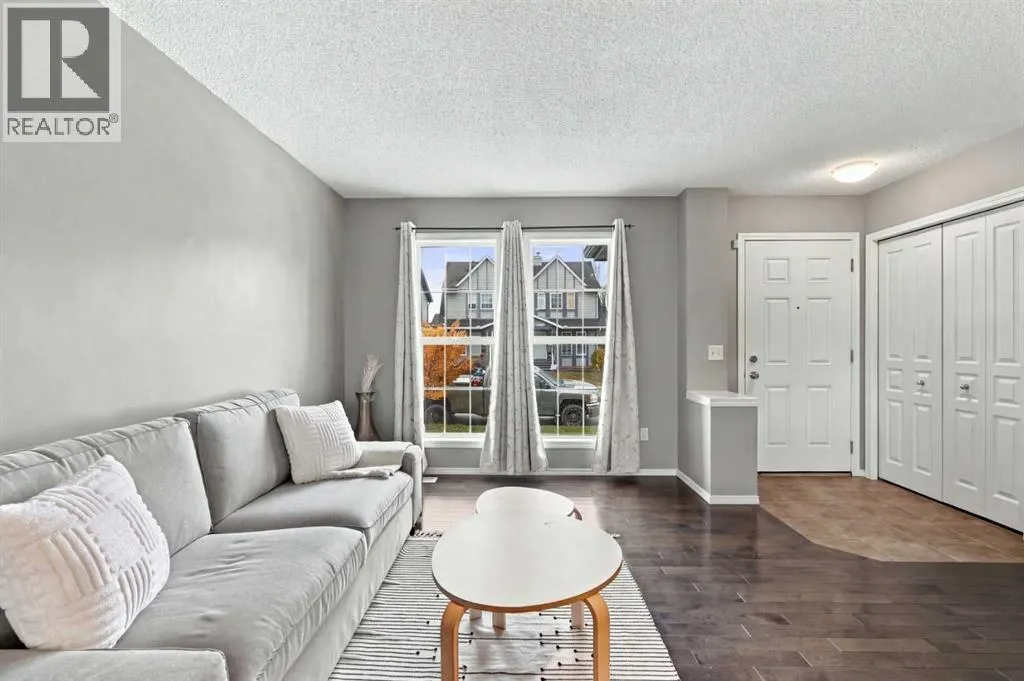 144 Elgin Meadows View SE
