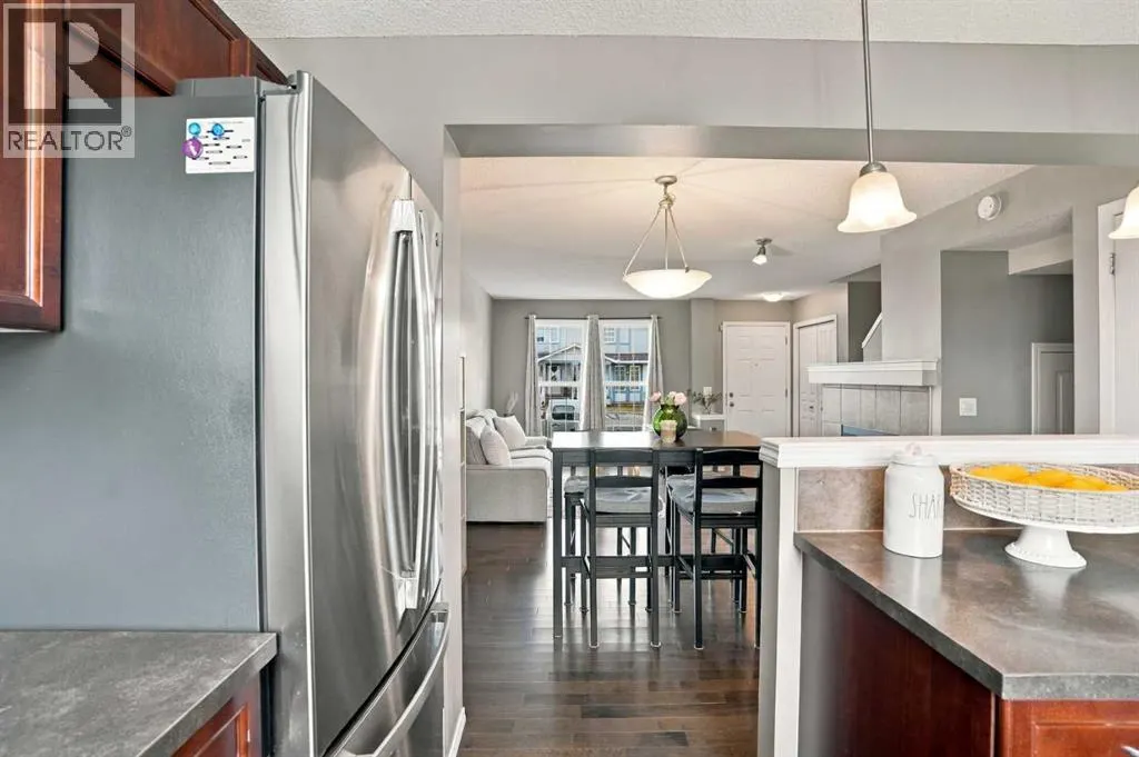144 Elgin Meadows View SE