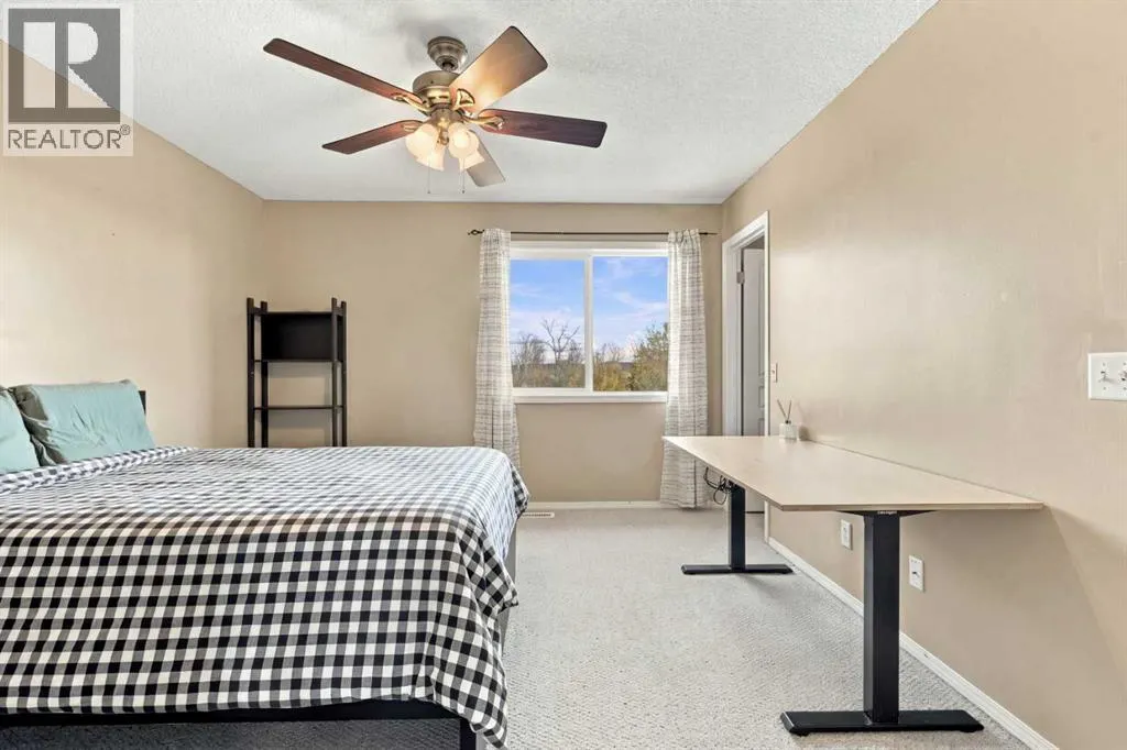 144 Elgin Meadows View SE