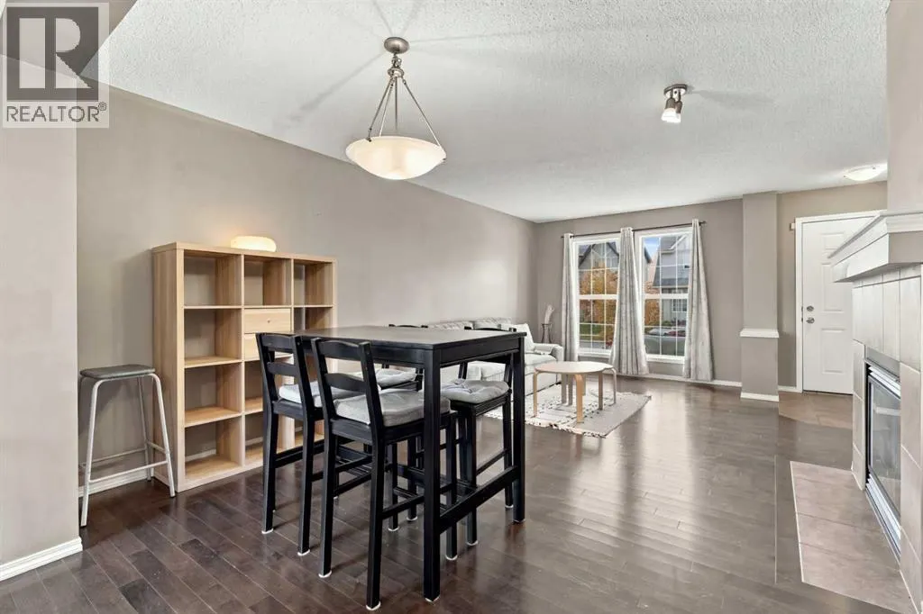 144 Elgin Meadows View SE