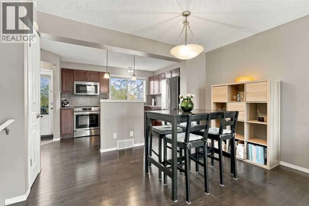 144 Elgin Meadows View SE