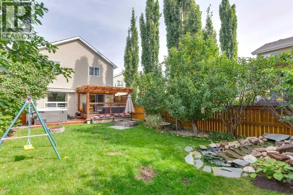 242 Cougar Plateau Mews SW