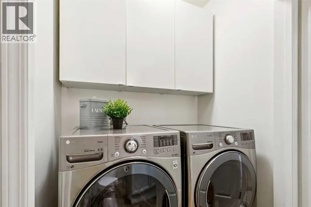 242 Cougar Plateau Mews SW