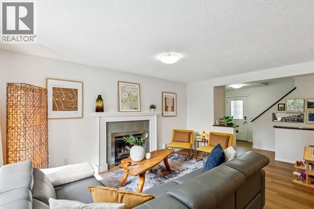 242 Cougar Plateau Mews SW