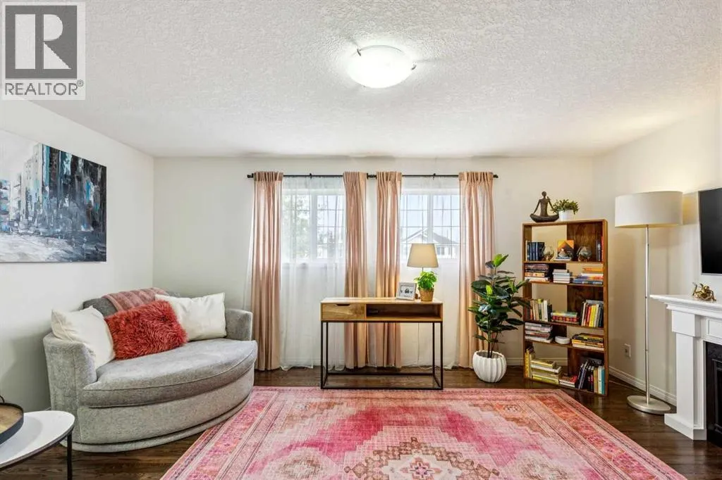 242 Cougar Plateau Mews SW