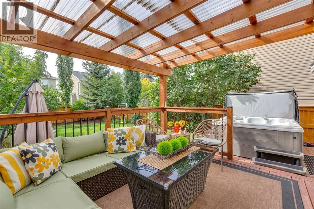 242 Cougar Plateau Mews SW