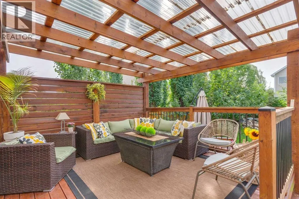 242 Cougar Plateau Mews SW
