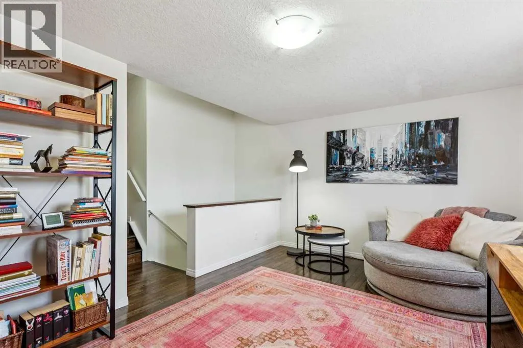 242 Cougar Plateau Mews SW
