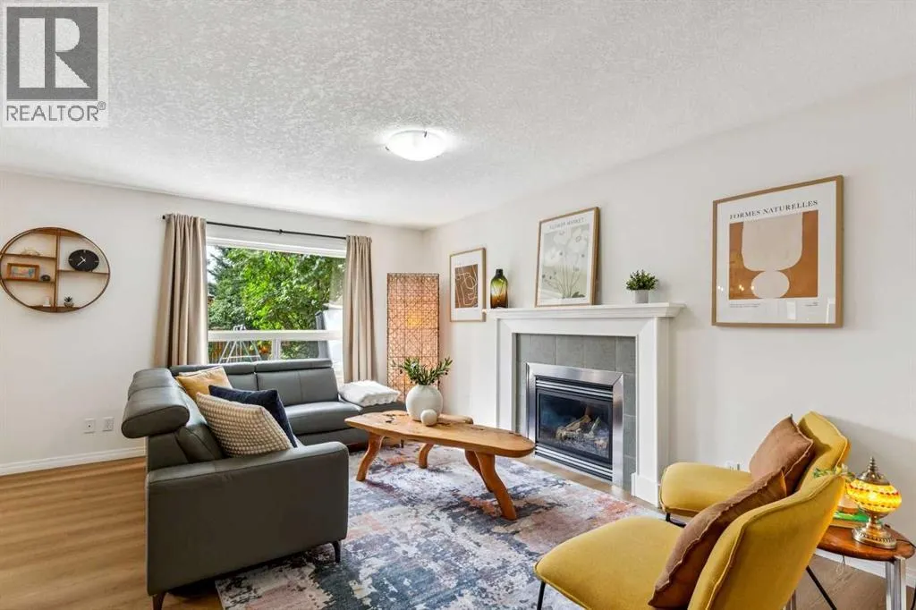 242 Cougar Plateau Mews SW