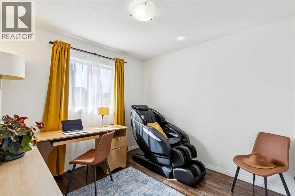 242 Cougar Plateau Mews SW