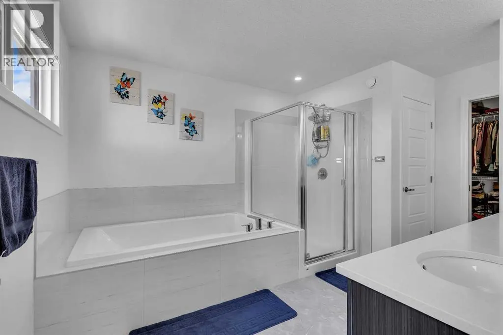 176 Howse Crescent NE
